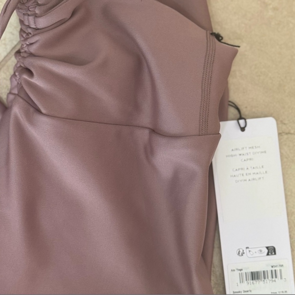 Alo Yoga Airlift Mesh High-Waist Divine Capri - Picture 12 of 12